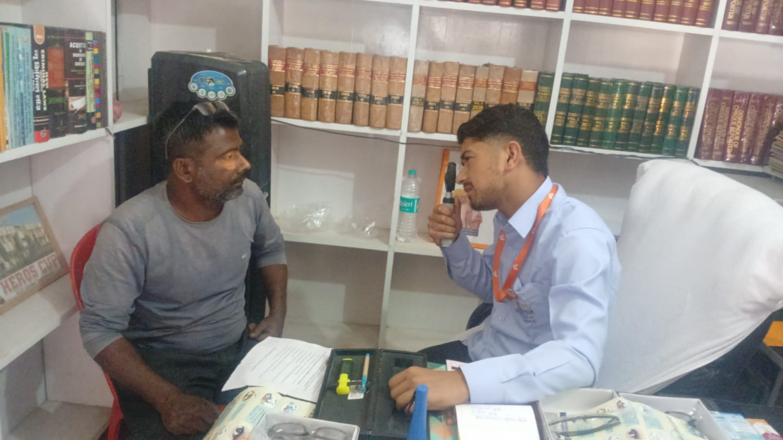 Salt expressचोरपानी में सभासद विक्रम भट्ट के सहयोग निशुल्क नेत्र शिविर आयोजित
