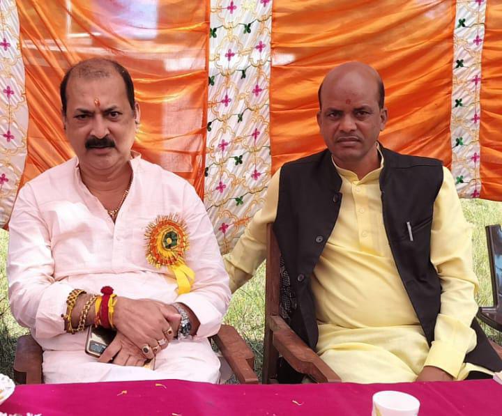 स्कूलों में श्रीमद्भागवत गीता पढ़ेंगे बच्चे, सीएम धामी के पाठ्यक्रम के फैसले स्वागत किया